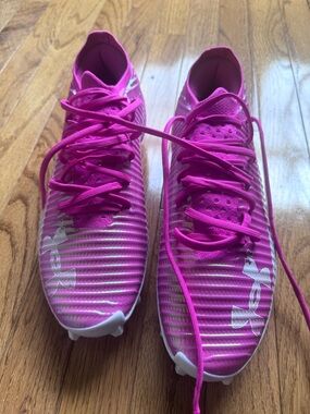 Under Armour Men’s Pink Blur Cleats